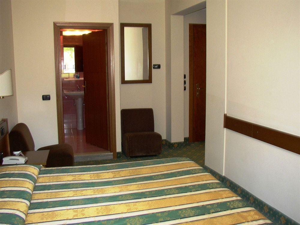 Hotel Eden Левико Терме Екстериор снимка