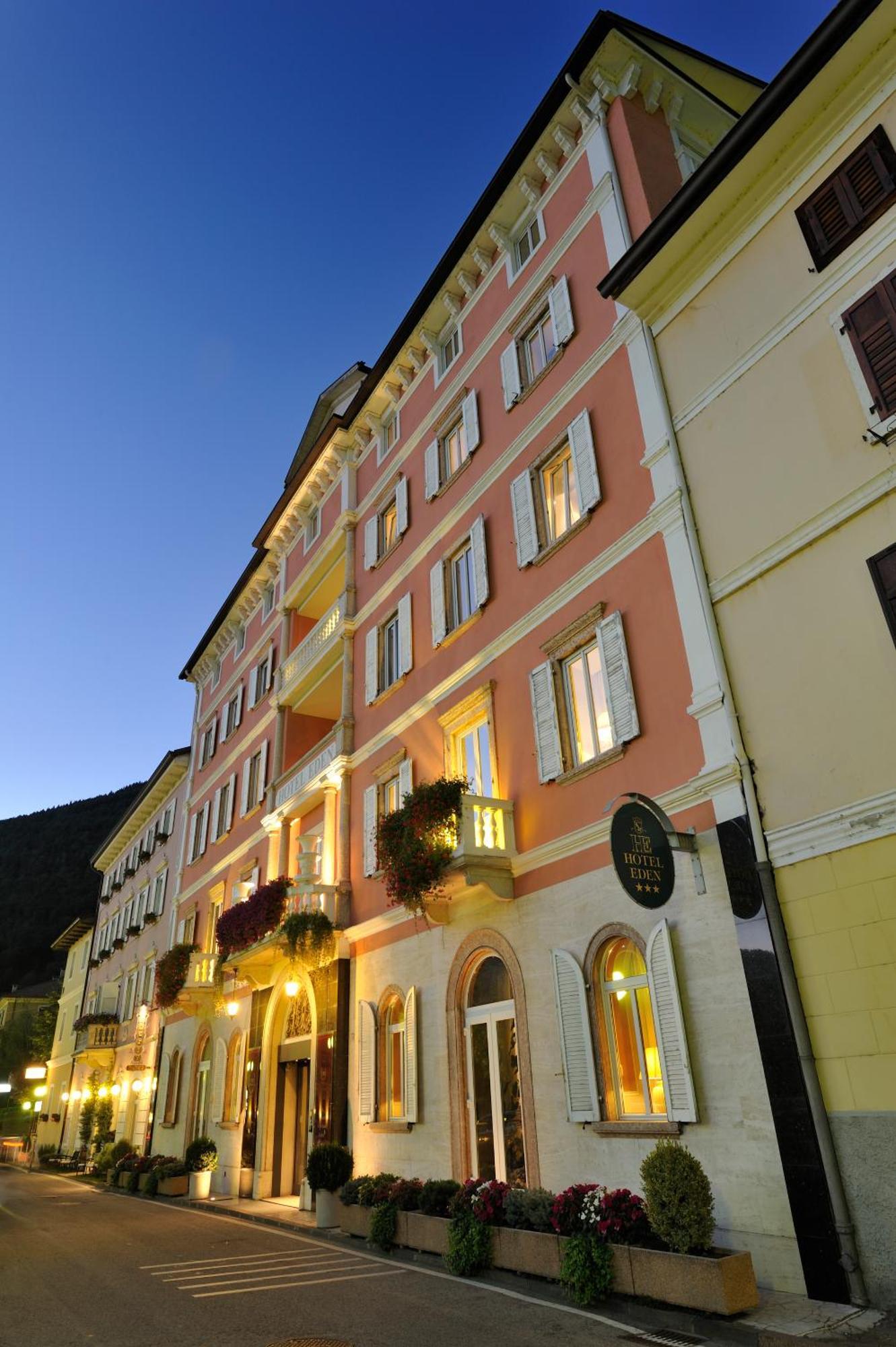 Hotel Eden Левико Терме Екстериор снимка