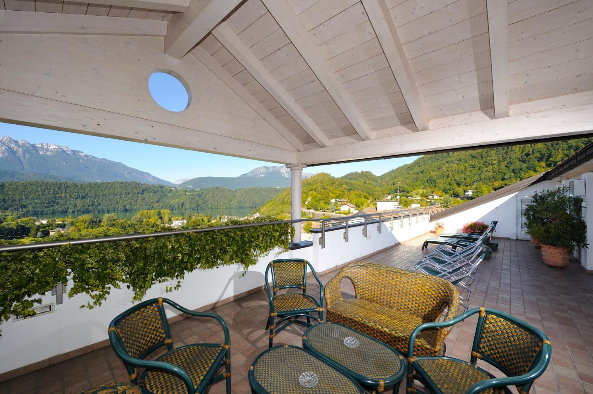 Hotel Eden Левико Терме Екстериор снимка