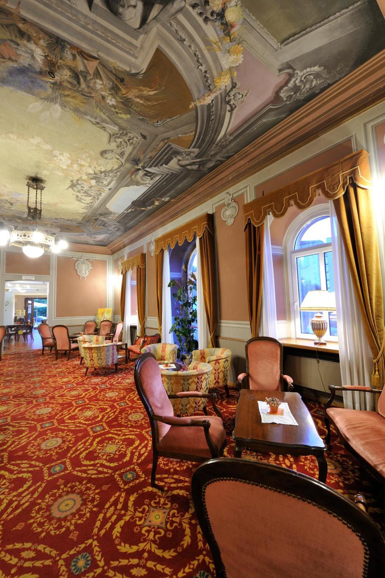 Hotel Eden Левико Терме Екстериор снимка